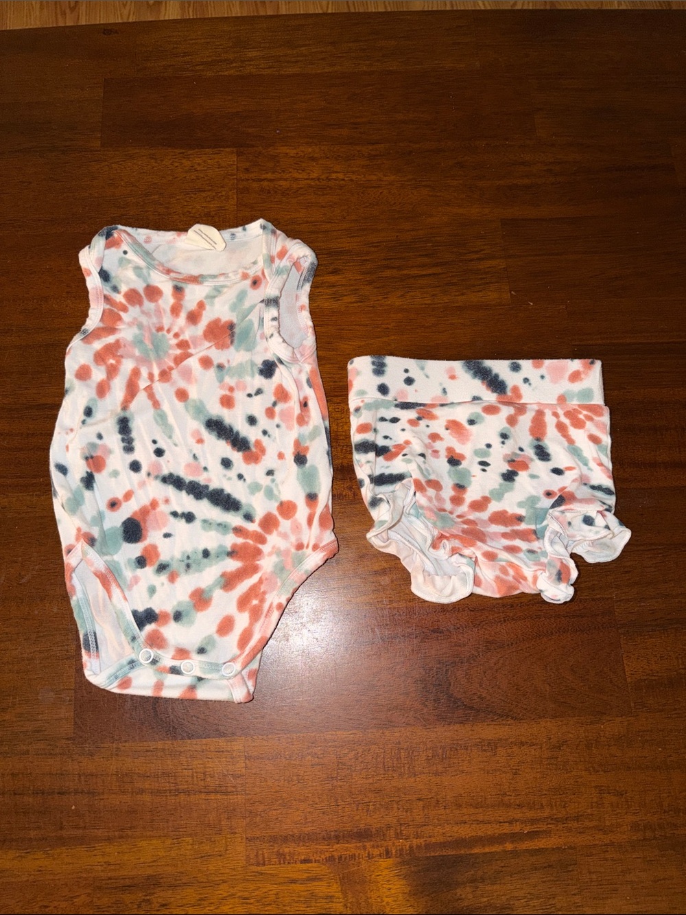Angel Dear X SpearmintLove Two Piece Tie-Dye Sleeveless Bodysuit and shorts set